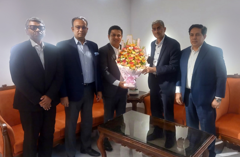 Dhaka Chamber President pays courtesy call on Minister for Water Resources